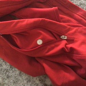 Lululemon 2.5” shorts